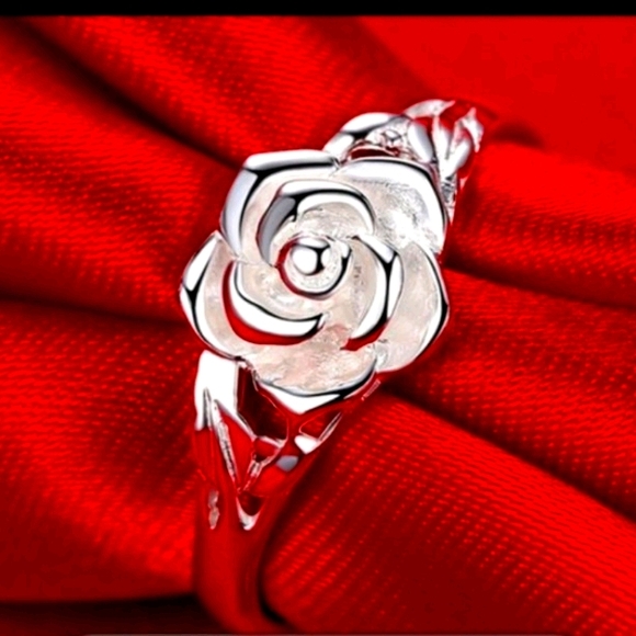 Boutique Jewelry - Gorgeous Rose Ring